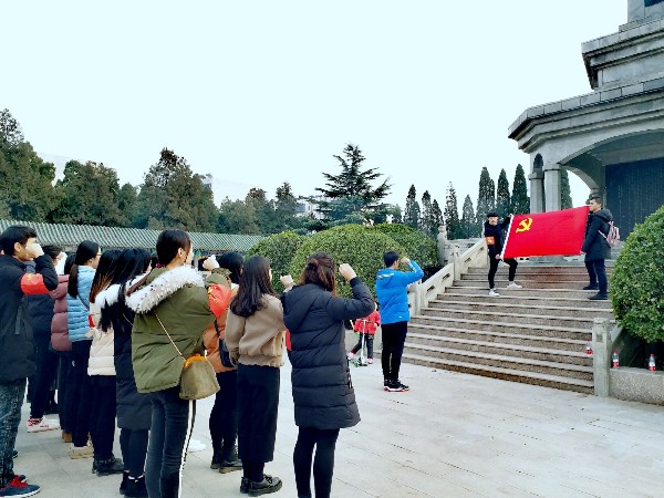 重温入党誓词_副本.jpg
