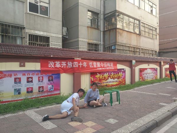 小品《看病》 蔡蓓蕾_副本.jpg