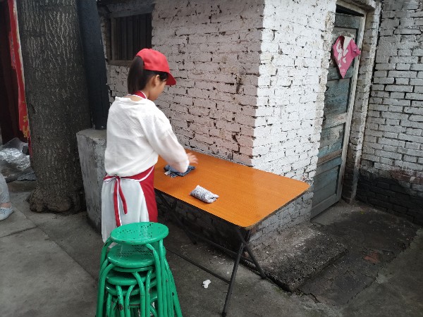 晨曦队“爱心早餐” 高龙康 (2)_副本.jpg