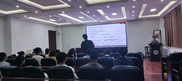 工商2102班开展学风建设主题班会_副本.jpg