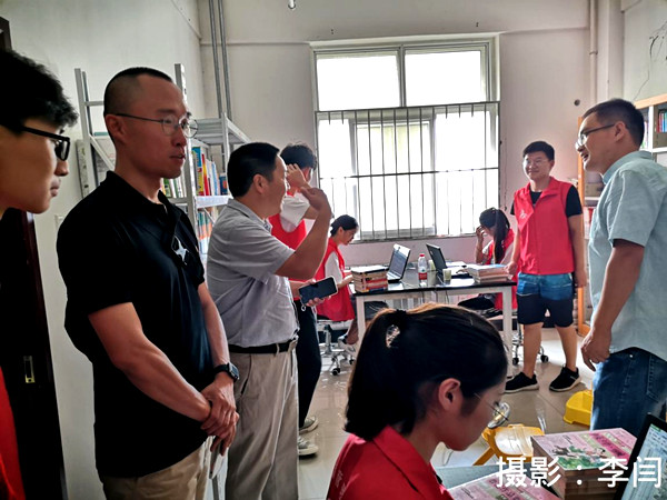 (黄书记、卢书记、崔老师慰问我队工作)_副本.jpg