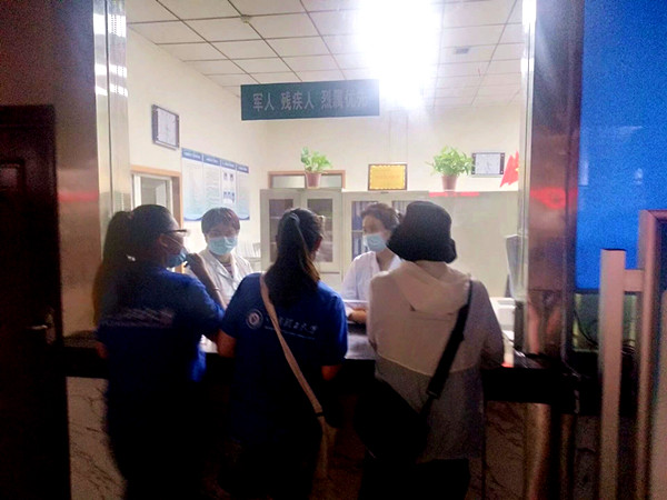 偃师市团队回访医院(底诗余)_副本.jpg