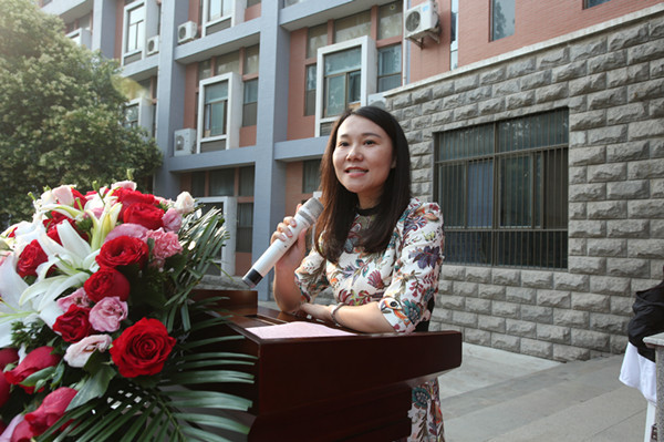 校友代表发言.jpg