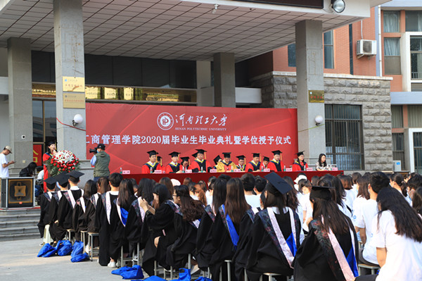 教师代表发言_副本.jpg