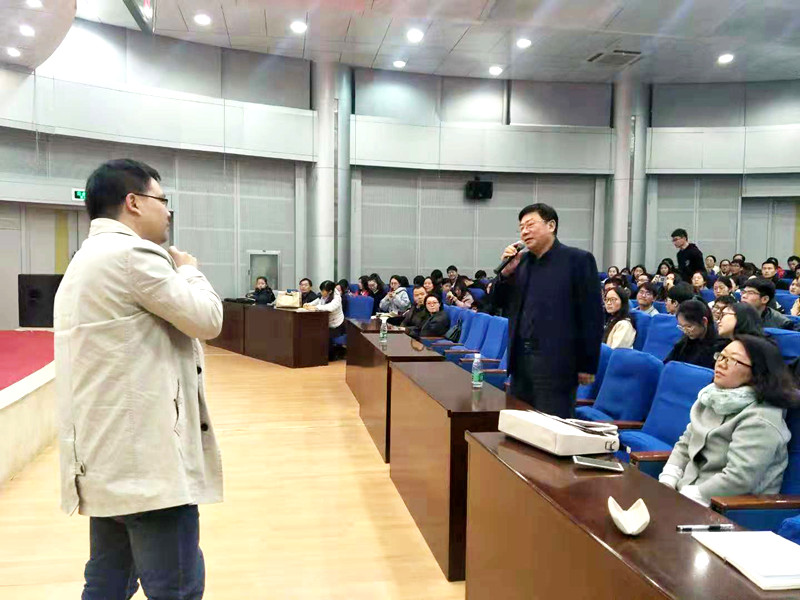 张校长_副本.jpg