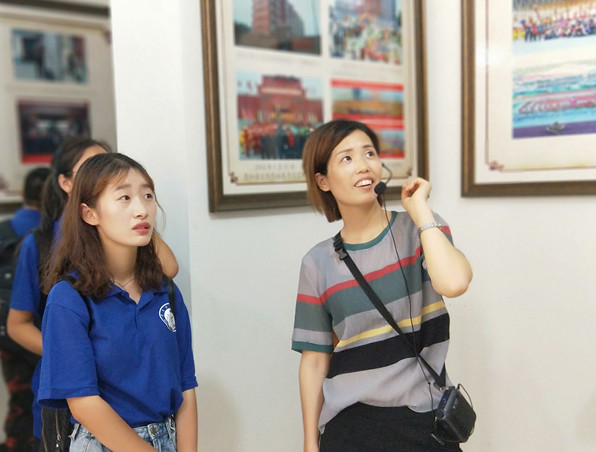 2019年7月22日苏家作展厅 接待员为调研员讲解历史文化 李童童摄_副本.jpg